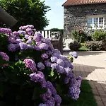 La Maison D'amelina Alojamento de Acomodação e Pequeno-almoço Seneujols
